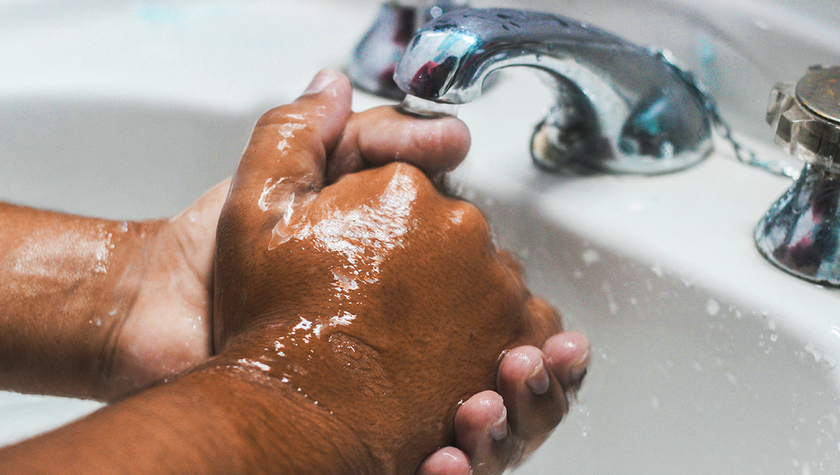 Wash your hands, fingers catch weed smell after smoking. Wash your hands, fingers catch weed smell after smoking.