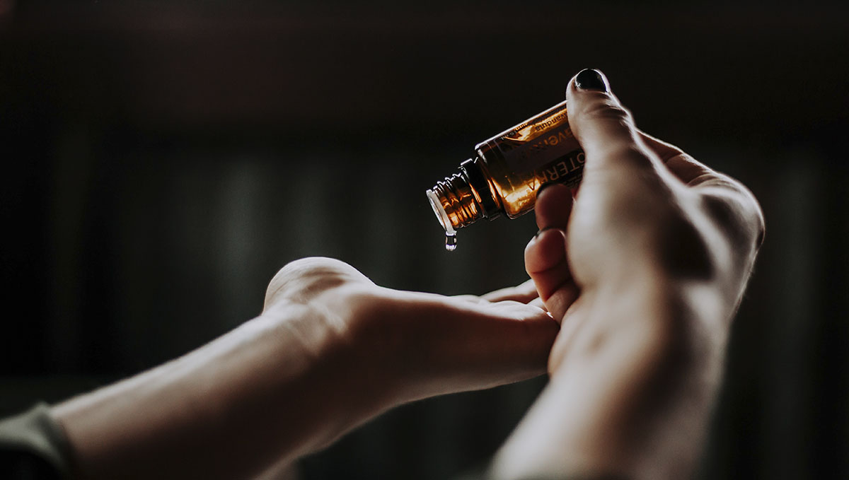 Give your lover a nice cannabis oil massage this Valentine's! Give your lover a nice cannabis oil massage this Valentine's!