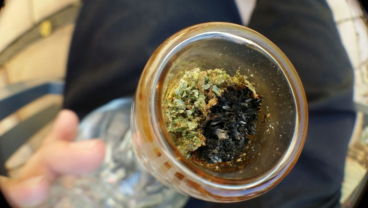 Black ash doesn't necessarily mean bad weed quality, but it's not such a good indicator