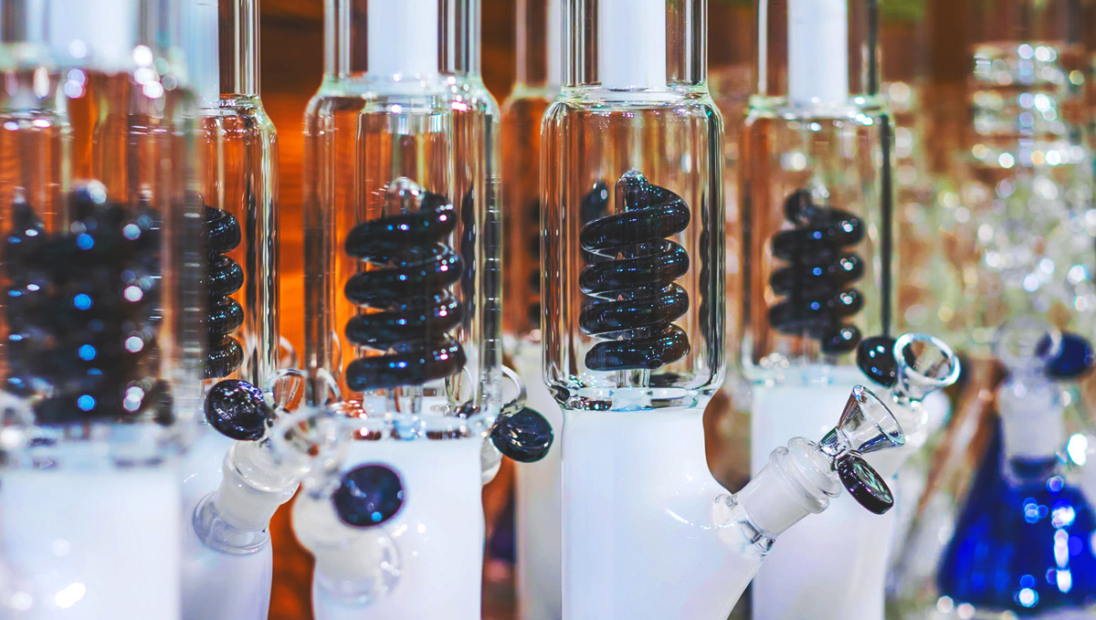 Do's and Don'ts of Setting The Water For Your Bong: How you fill up the percolator can make or break the experience.