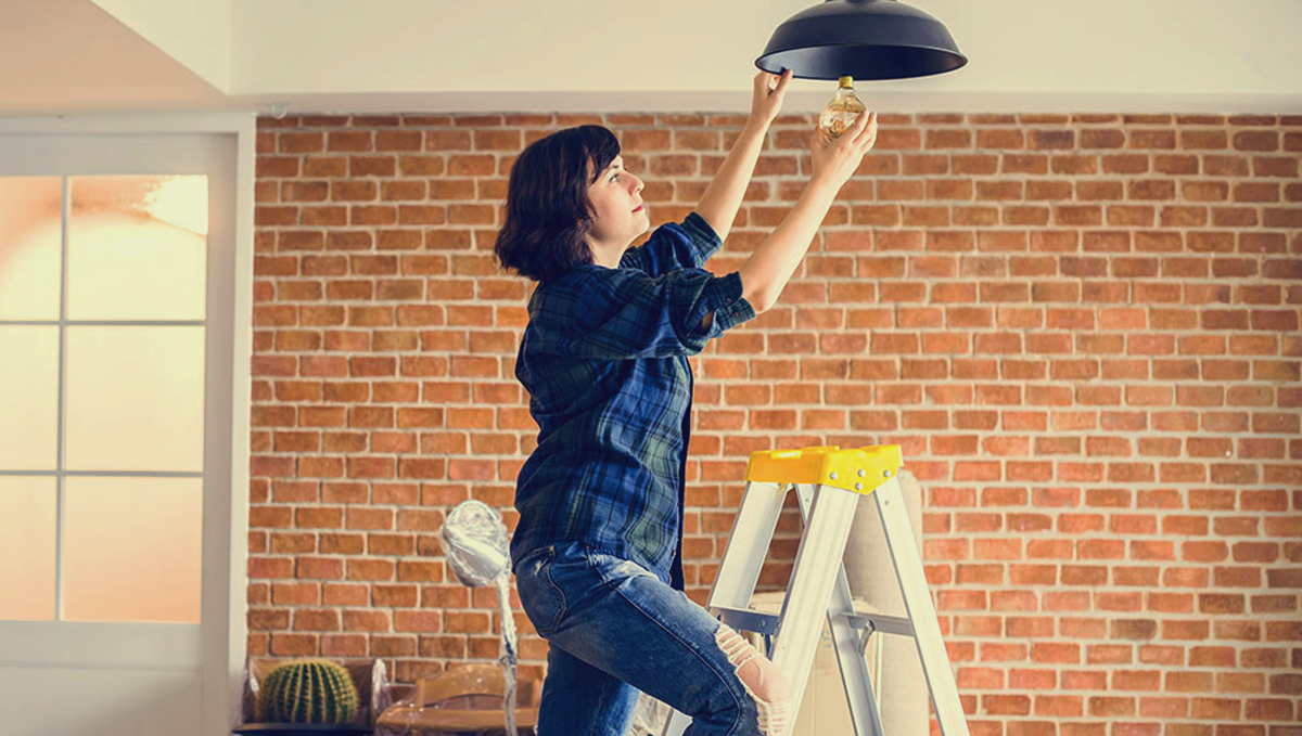 Fixed that burnt lightbulb Fixed that burnt lightbulb