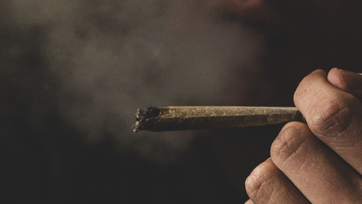 Truth or Myth: Does Coughing Get You Higher? Drawing smoke can lead the lungs to cough.