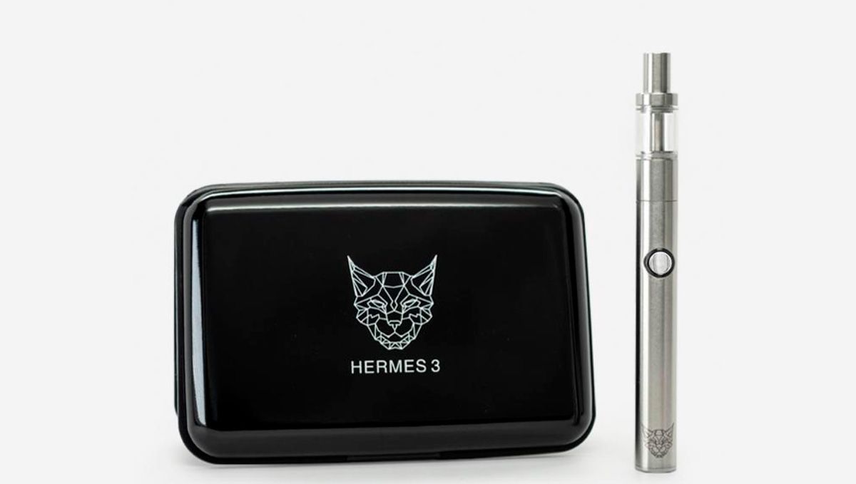 Tips For Choosing Best Weed Pens To Puff In: A product picture of a black Hermes 3 case and a silvery metal vape pen Tips For Choosing Best Weed Pens To Puff In: A product picture of a black Hermes 3 case and a silvery metal vape pen