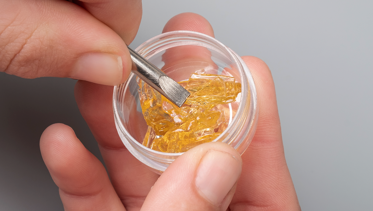 Terpensoße wird üblicherweise in Dab-Rigs konsumiert. Terpensoße wird üblicherweise in Dab-Rigs konsumiert.
