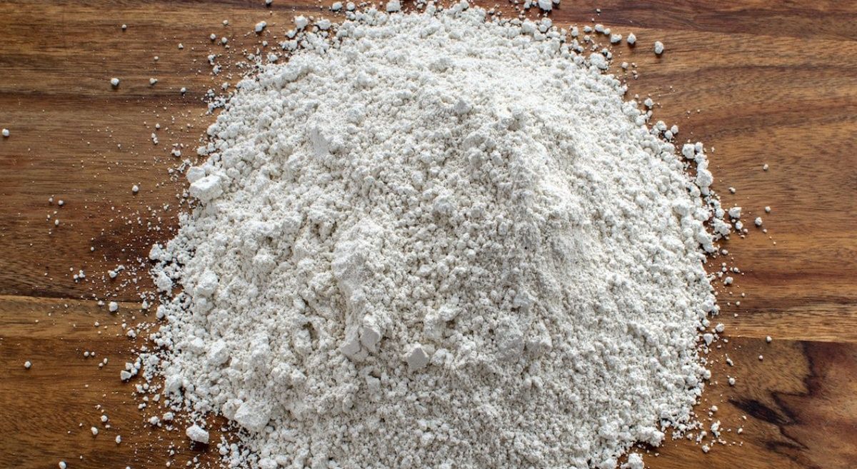 Protect Cannabis Outdoors: diatomaceous earth