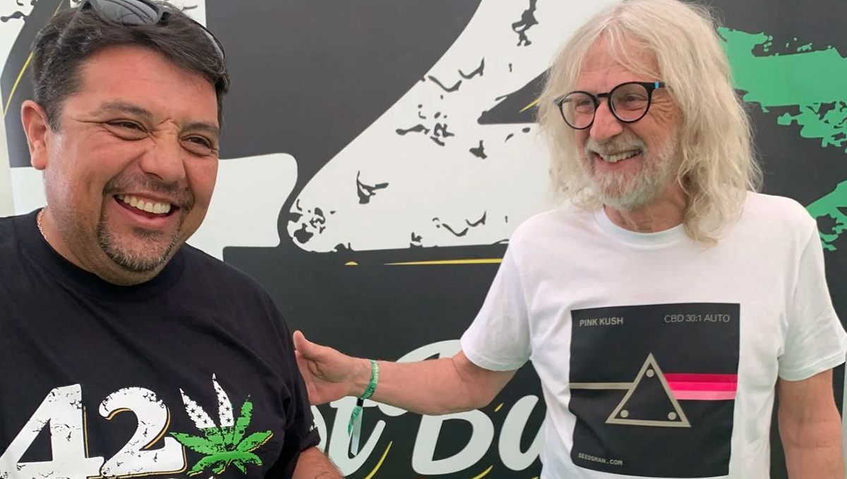 Jorge Cervantes with Cristian Medina from Fast Buds at Spannabis 2023. Jorge Cervantes with Cristian Medina from Fast Buds at Spannabis 2023.