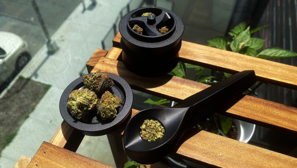 15 Best Weed Grinders to Buy in 2022: HØJ KLIP Grinder