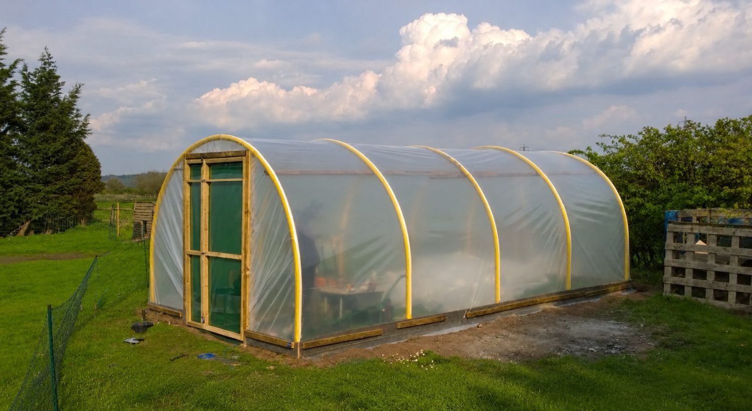 温室种植自动开花大麻的秘诀:DIY隧道温室 温室种植自动开花大麻的秘诀:DIY隧道温室
